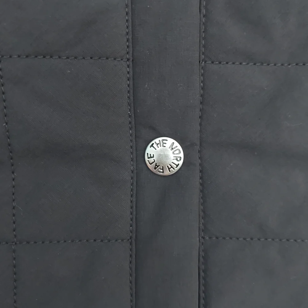 The North Face Navy & White Fleece Lined Quilted Vest Men Size Small NWT Preppy